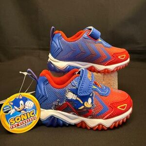 NWT Sonic the Hedgehog Kids' Light-Up Sneakers size 6 Blue and Red with strap